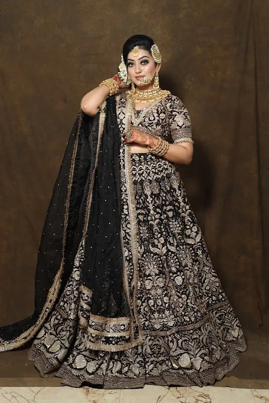 Meenakshi Makeovers Jhansi