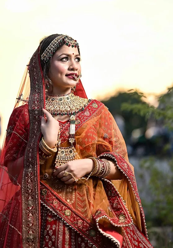 Meenakshi Makeovers Jhansi