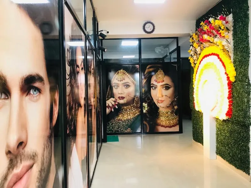 Meenakshi Makeovers Jhansi
