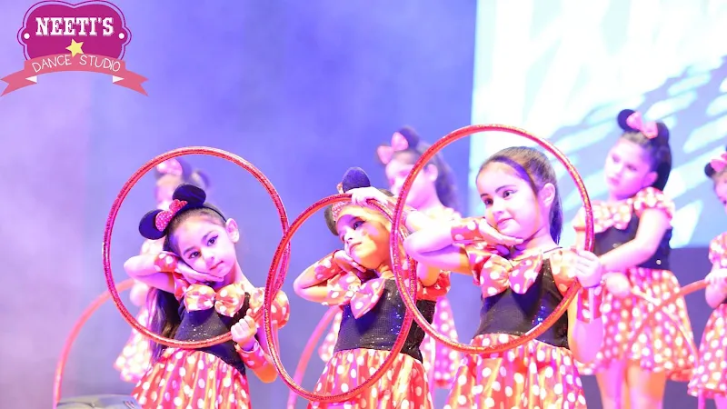 Neeti's dance studio best hulahoop classes in delhi best dance classes in delhi