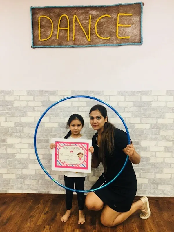 Neeti's dance studio best hulahoop classes in delhi best dance classes in delhi