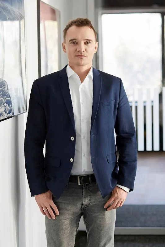 📸Bad Idea Studio - 👔Fotografia biznesowa / 📦produktowa / 👗modowa dla e-commerce / Wynajem studia fotograficznego