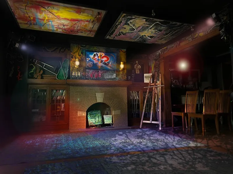 Trove Arts Art Parlour