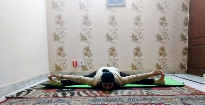 Diva Yoga by shafaliarora