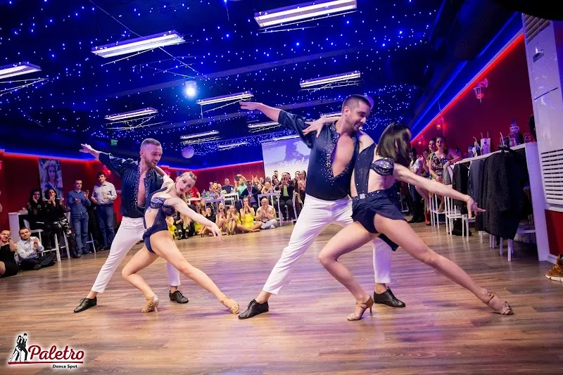 Paletro Dance Spot | Зала за латино танци София | Групови тренировки за начинаещи и напреднали | Професионални инструктори