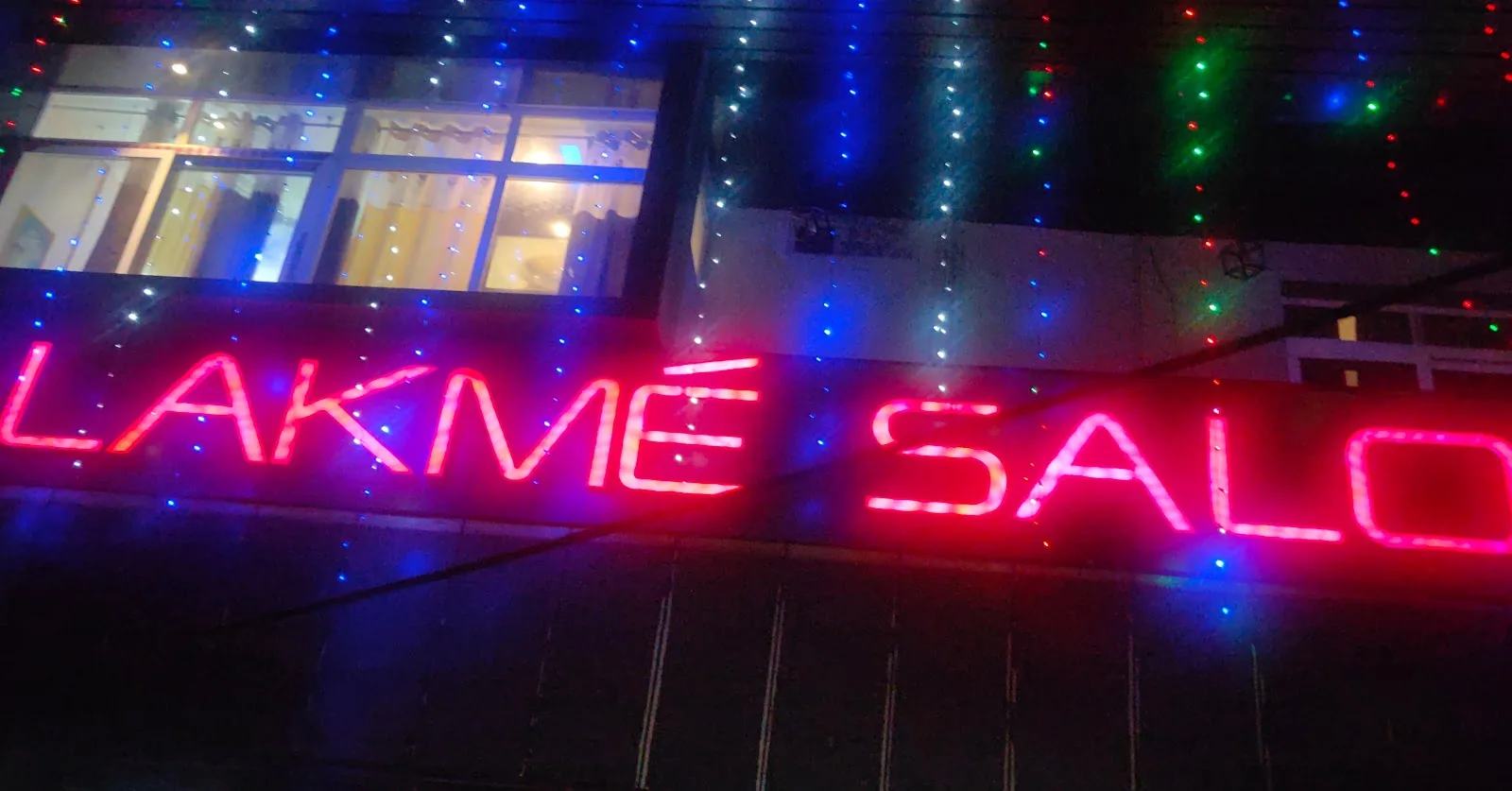 Lakme Salon in Shanti Nagar,Kanpur