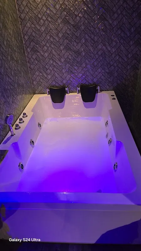 Paradise Spa In Mira Road