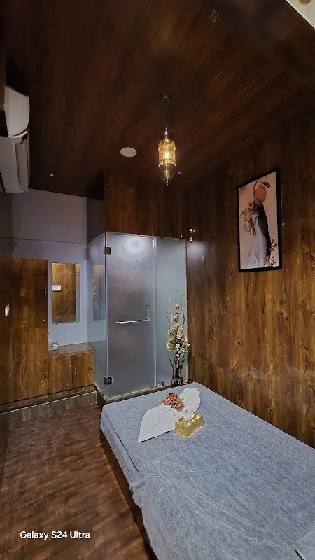 Paradise Spa In Mira Road