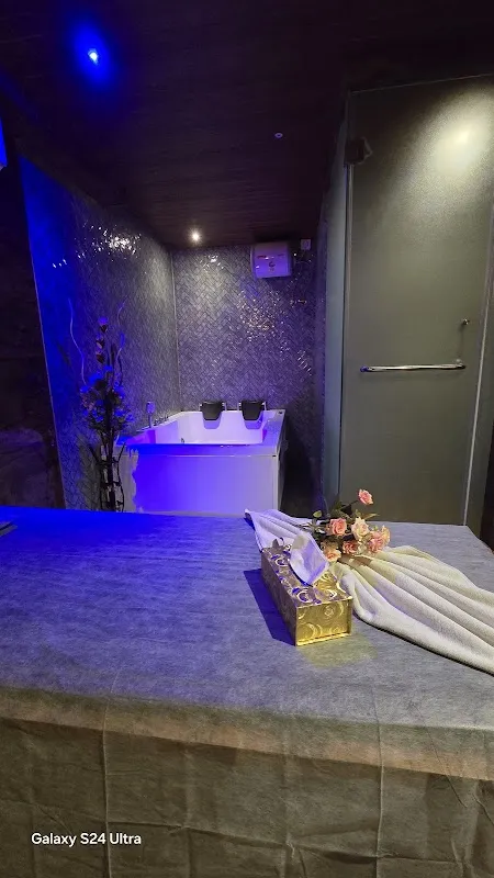 Paradise Spa In Mira Road