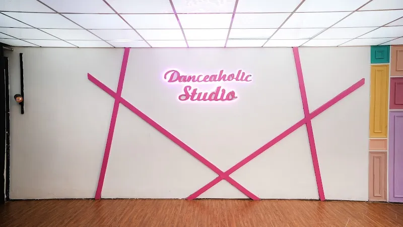 Danceaholic Studio