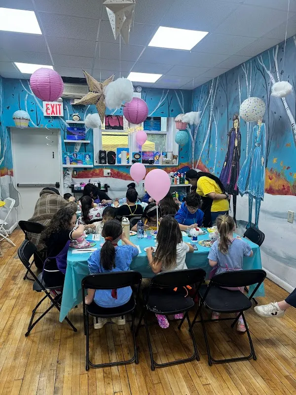 Bee's Arts and Crafts Studio