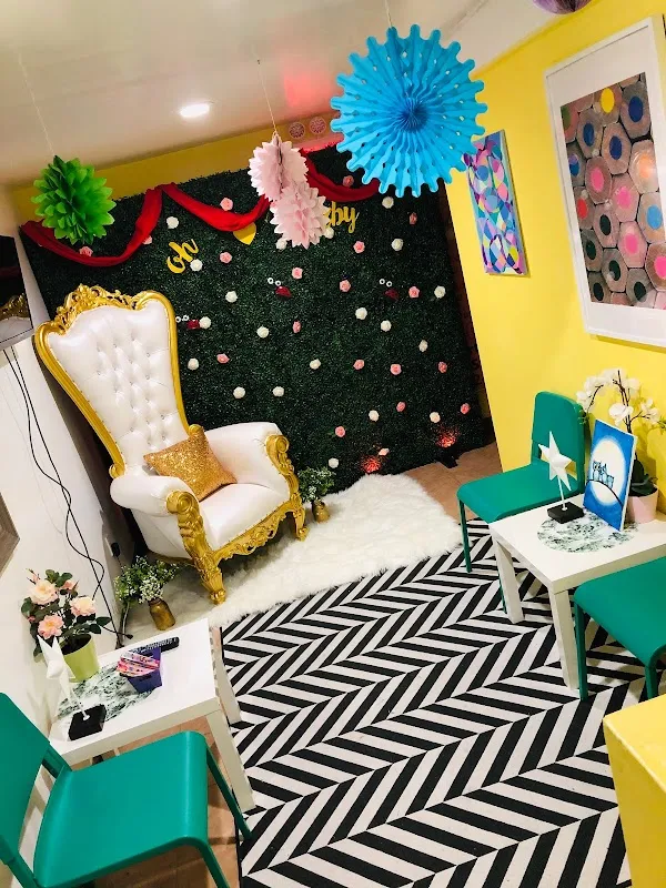 Bee's Arts and Crafts Studio
