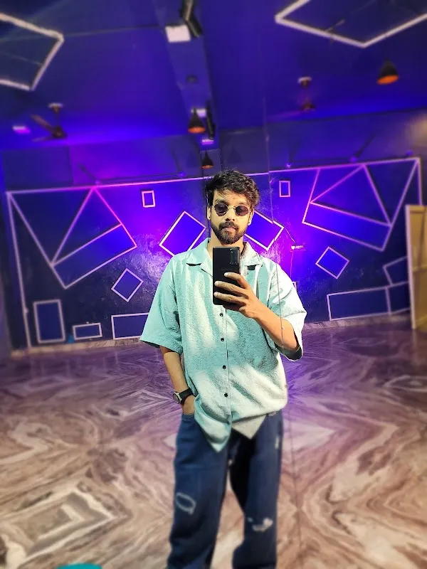 BUG DANCE STUDIO