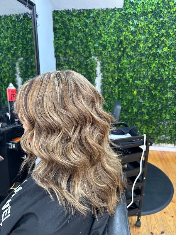 Zara Hairs And Beauty