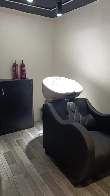 Luster Salon (Hair,Makeup Studio & Academy)