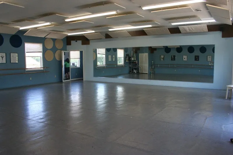 Thomas Dance Studio (Robinson Location)