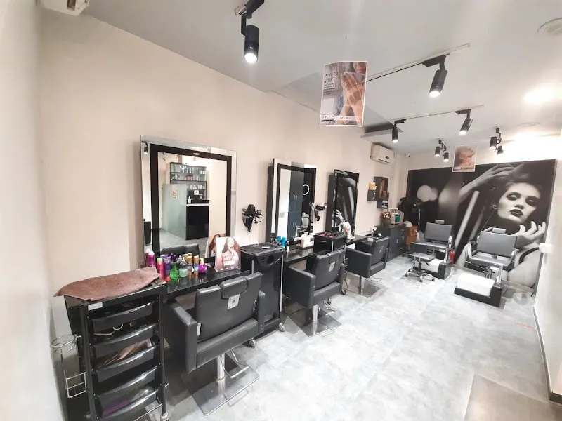 Lakme Salon in Navjivan Society,Mumbai