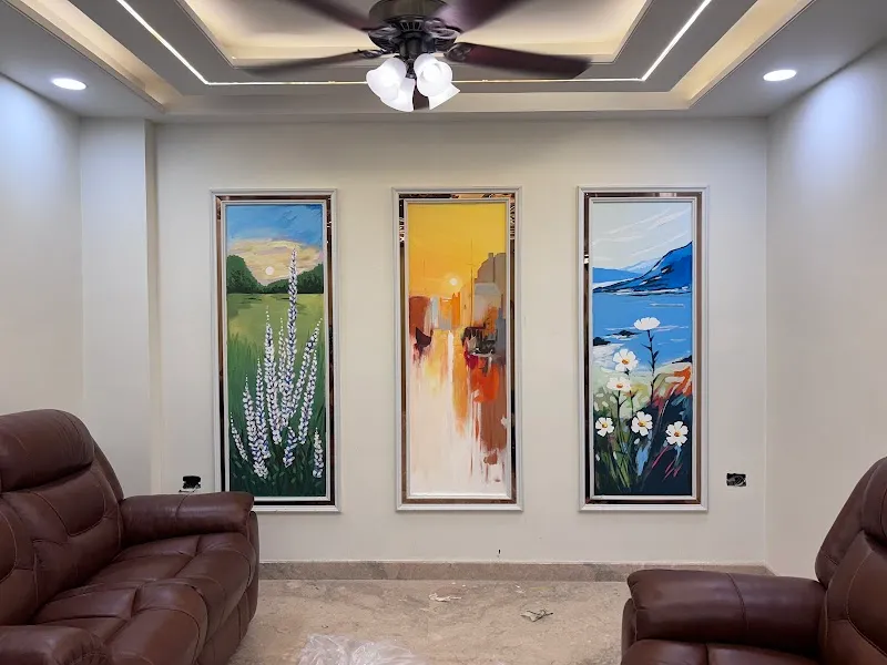 Oval Art Studio
