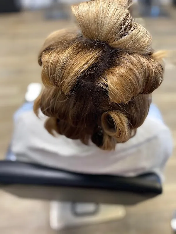 The Blowout Blowdry Bar