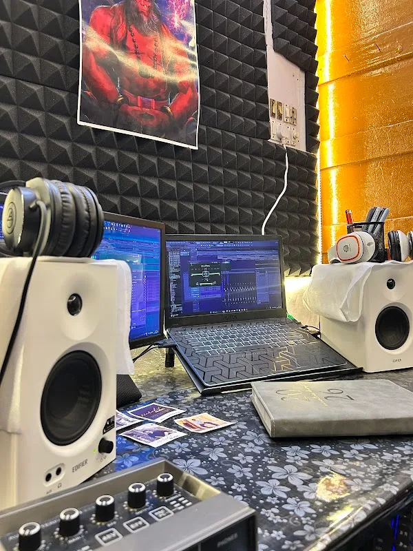 H MUSIC STUDIO