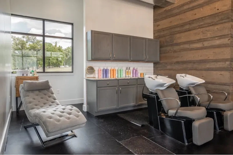 The Warehouz Salon