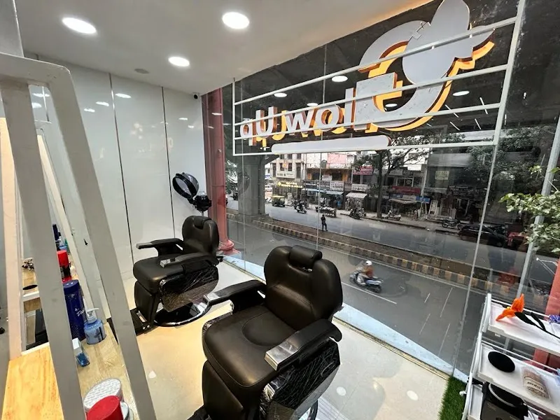 Glow Up Unisex Salon and Spa