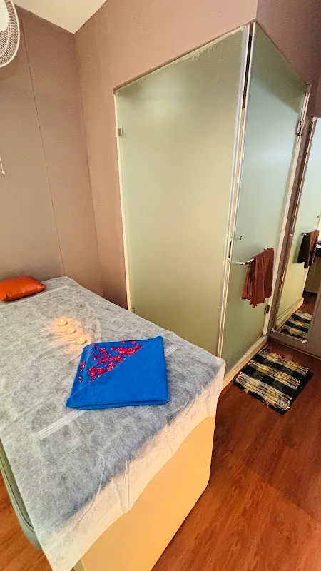 Glow Up Unisex Salon and Spa