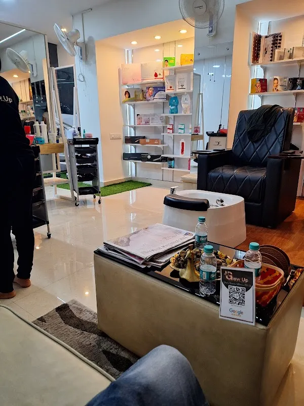 Glow Up Unisex Salon and Spa