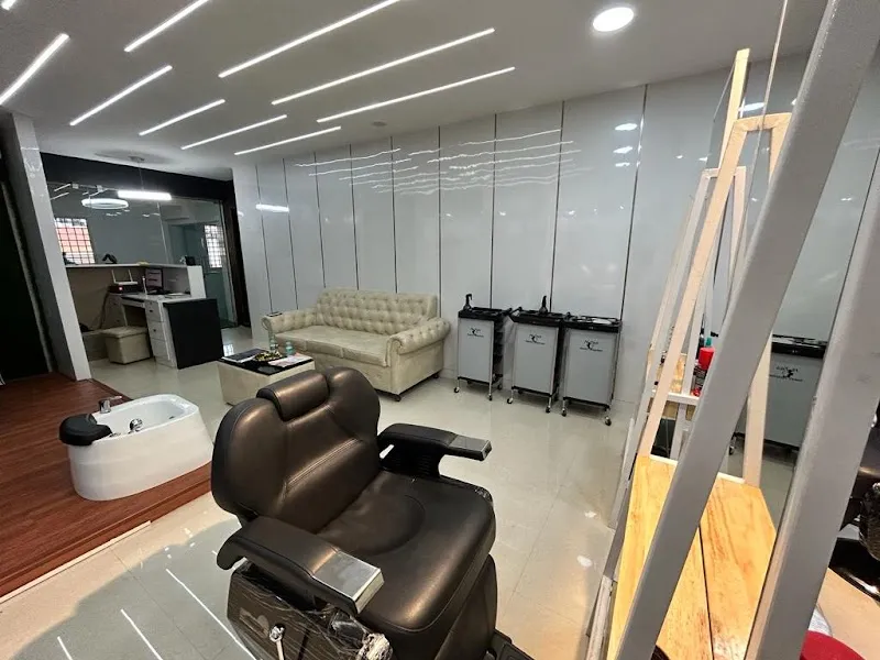 Glow Up Unisex Salon and Spa