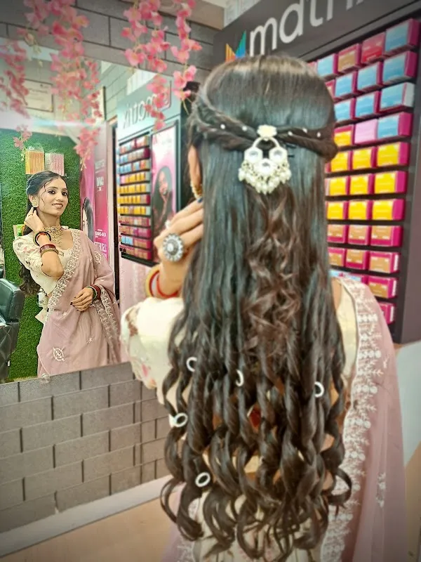 A-1 Beauty Parlour & Academy || Best Beauty Salon / Parlour