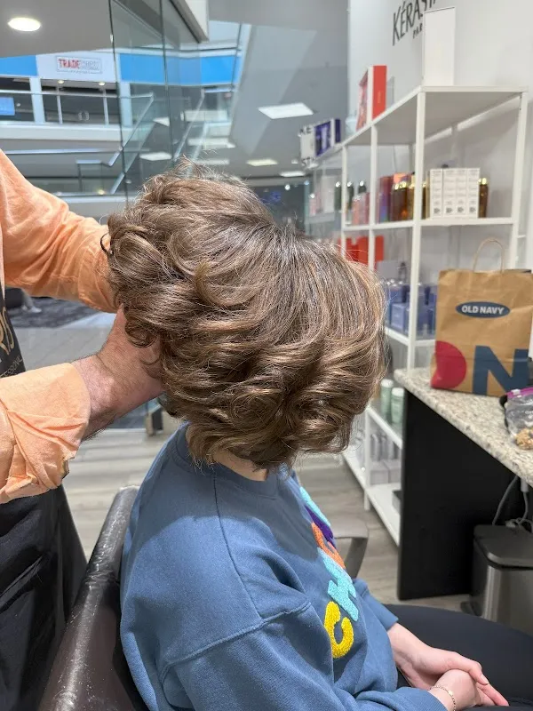 Salon Seville