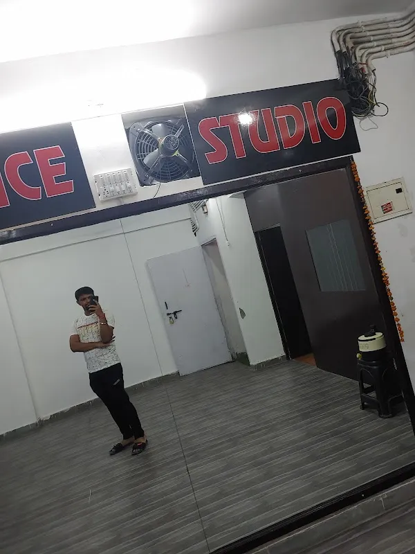 DARK FEET DANCE ACADEMY