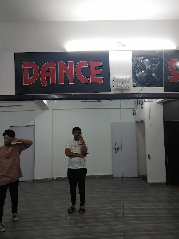 DARK FEET DANCE ACADEMY