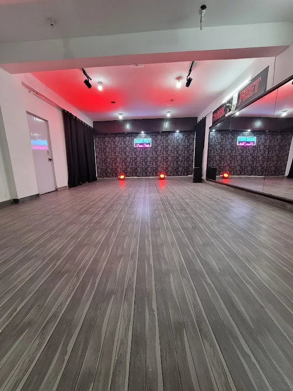 DARK FEET DANCE ACADEMY