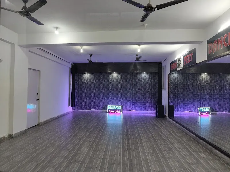 DARK FEET DANCE ACADEMY