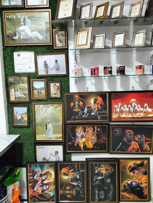 Unique Photo Studio and Frames
