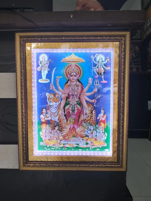 Unique Photo Studio and Frames