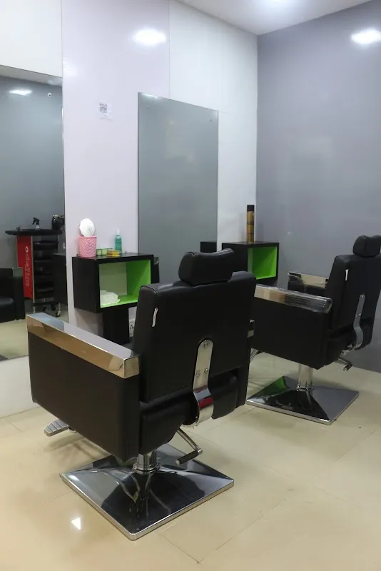 Look at me unisex salon &Spa