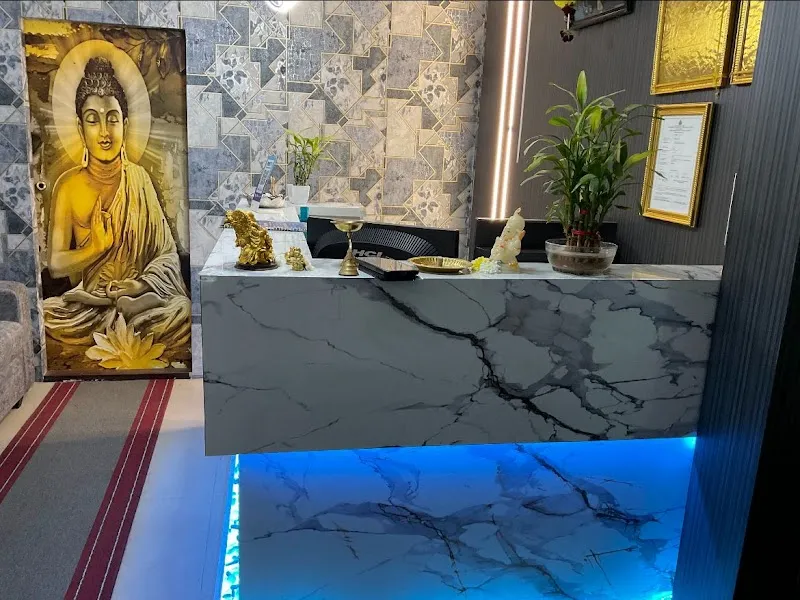 Look at me unisex salon &Spa