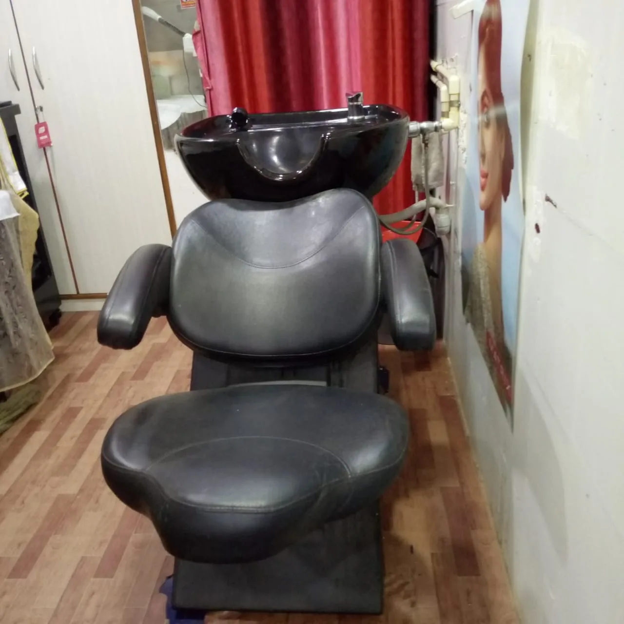 Ivory Beauty Parlour( only for ladies)