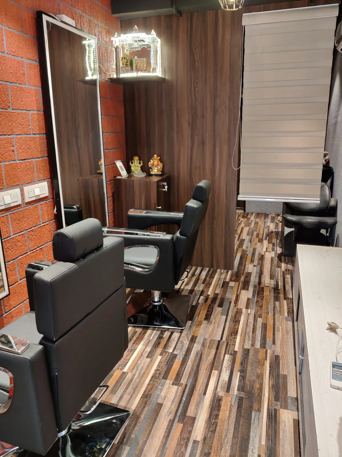 Ivory Beauty Parlour( only for ladies)