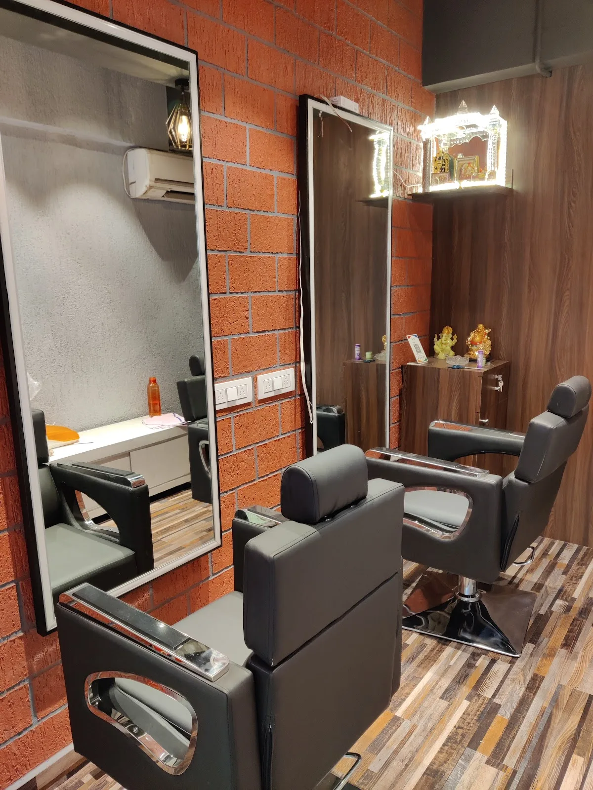 Ivory Beauty Parlour( only for ladies)