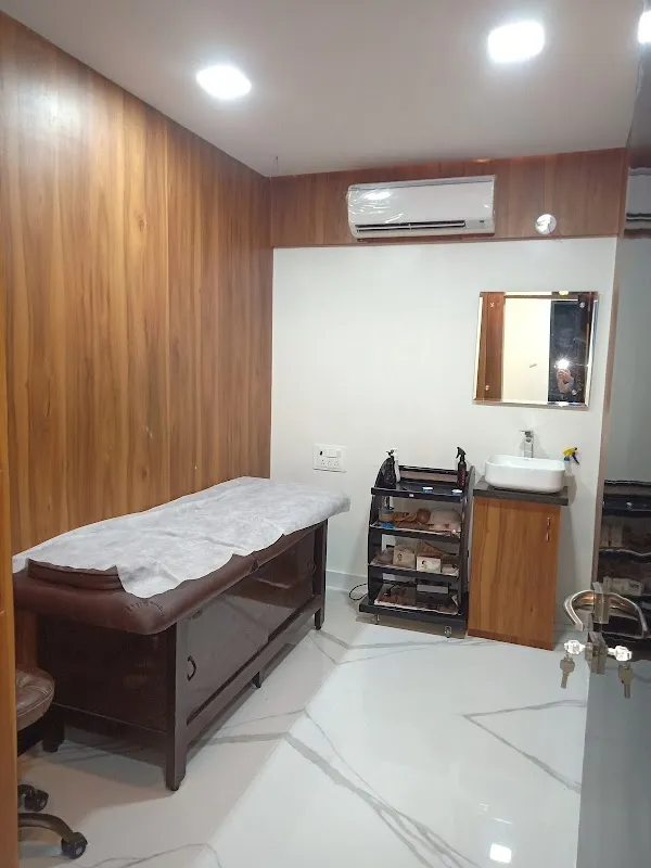 Sybarite Salon & Academy