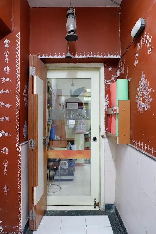 Swasthin-Yoga classes in kandivali-thakur village-Best dietician-Weight loss center-Back Pain Treatment in Kandivali East