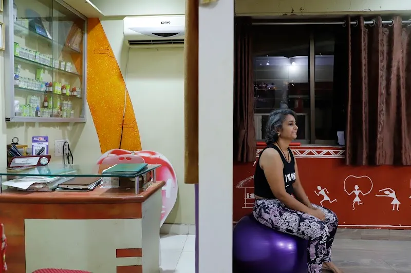 Swasthin-Yoga classes in kandivali-thakur village-Best dietician-Weight loss center-Back Pain Treatment in Kandivali East