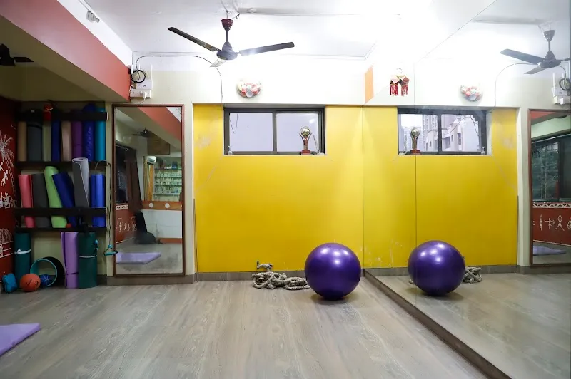 Swasthin-Yoga classes in kandivali-thakur village-Best dietician-Weight loss center-Back Pain Treatment in Kandivali East