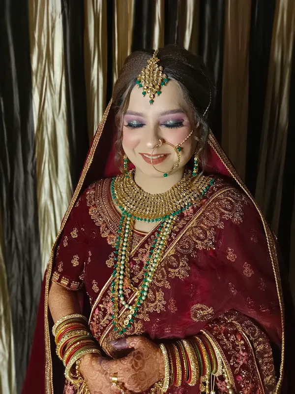 Blush & Glow Beauty Salon Academy - Mumbra