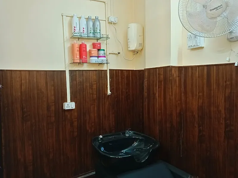 Blush & Glow Beauty Salon Academy - Mumbra