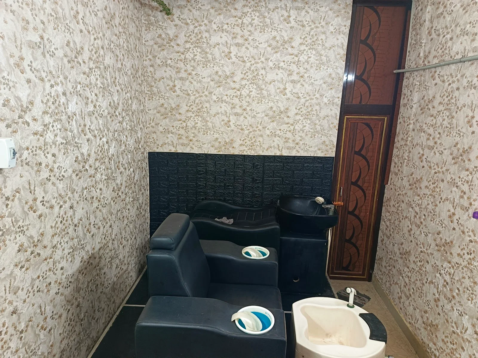 Aakshaya Beauty Care