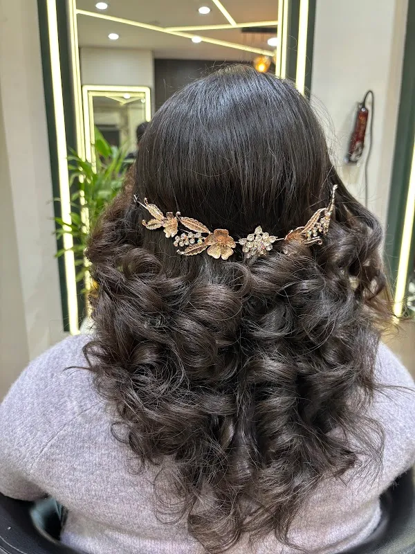 Pritaam’s Salon: Family salon, Hair & Beauty Salon | Madhyamgram | Kolkata